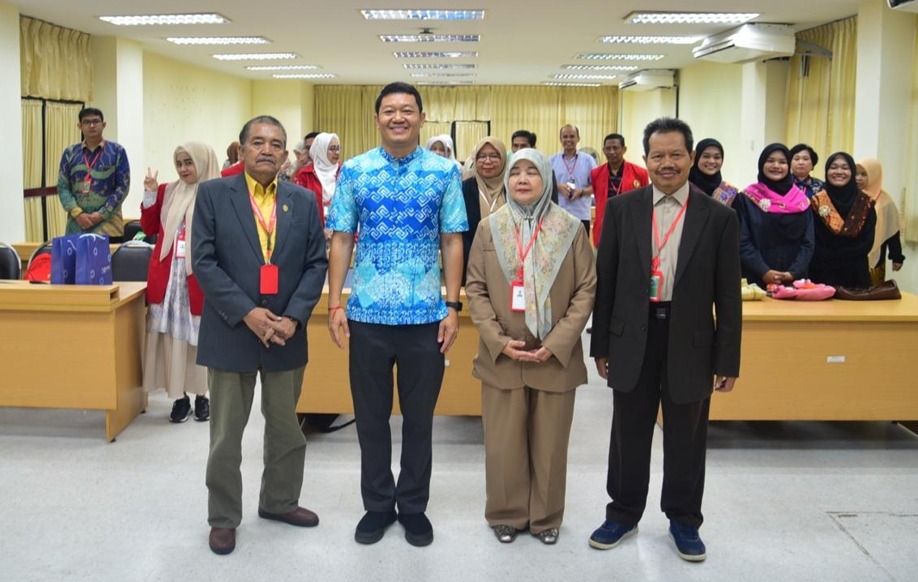 #slidecaption1 FORUM DOSEN